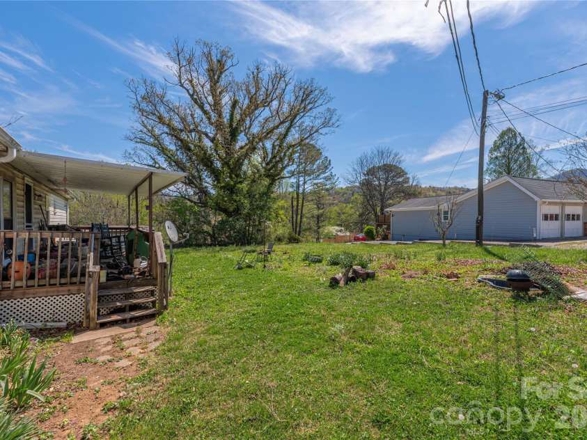 11 Porter Road, Asheville, NC 28803.  MLS# CAR4402844, YatesRealty ID 37002. 