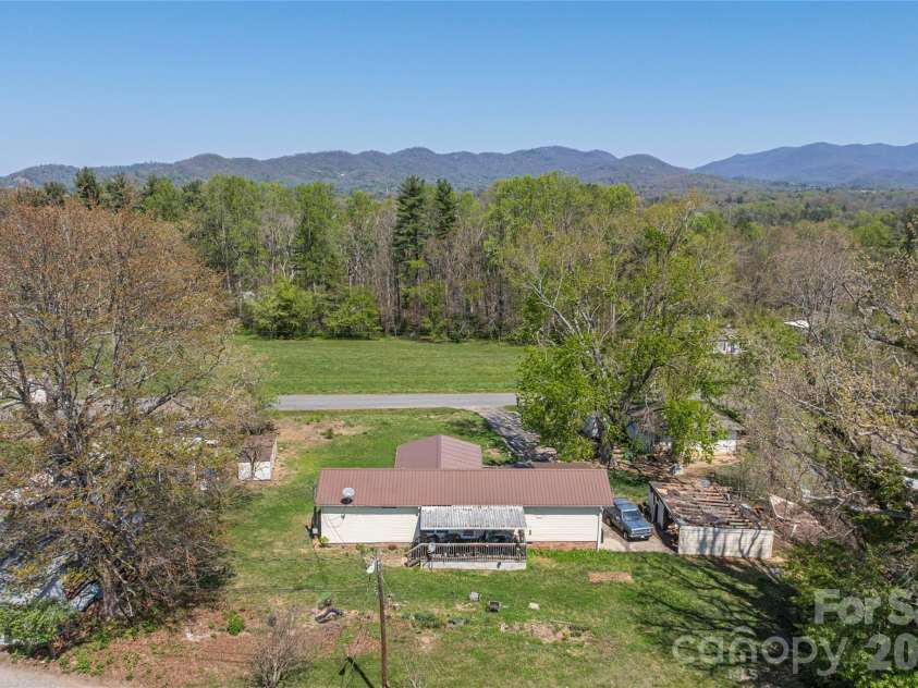 11 Porter Road, Asheville, NC 28803.  MLS# CAR4402844, YatesRealty ID 37002. 