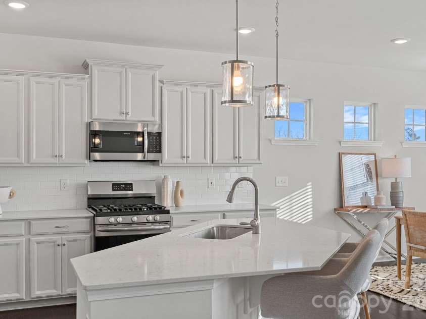 17519 Snug Harbor Road, Charlotte, NC 28278.  MLS# CAR4344253, YatesRealty ID 37003. 