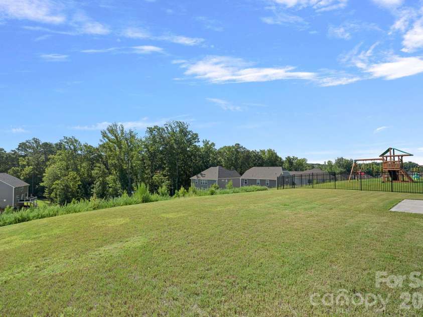 17519 Snug Harbor Road, Charlotte, NC 28278.  MLS# CAR4344253, YatesRealty ID 37003. 