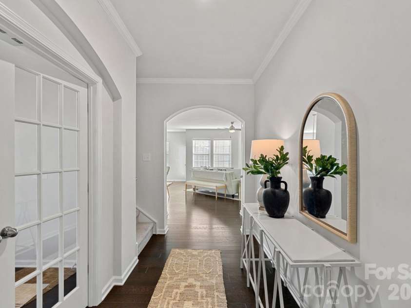 17519 Snug Harbor Road, Charlotte, NC 28278.  MLS# CAR4344253, YatesRealty ID 37003. Entry
