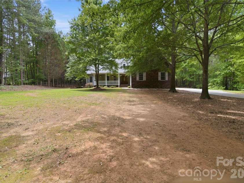 1603 Hunters Place Road, York, SC 29745.  MLS# CAR4392747, YatesRealty ID 37004. 