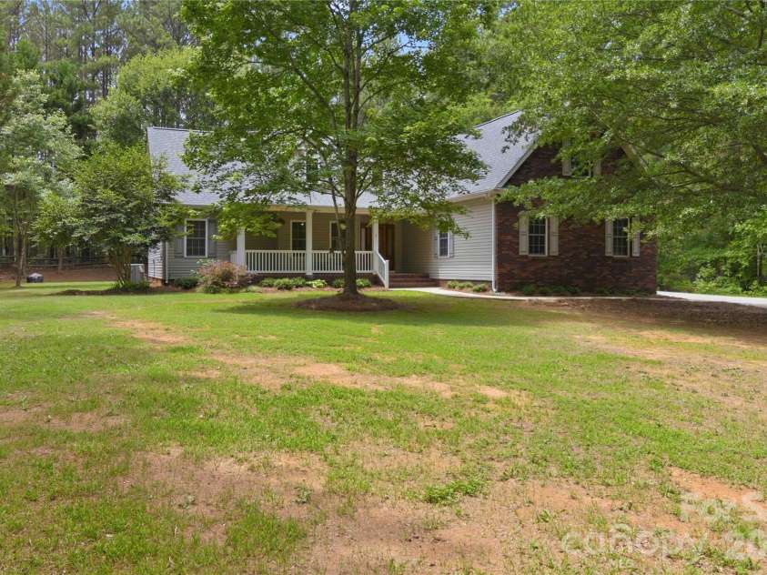 1603 Hunters Place Road, York, SC 29745.  MLS# CAR4392747, YatesRealty ID 37004. 