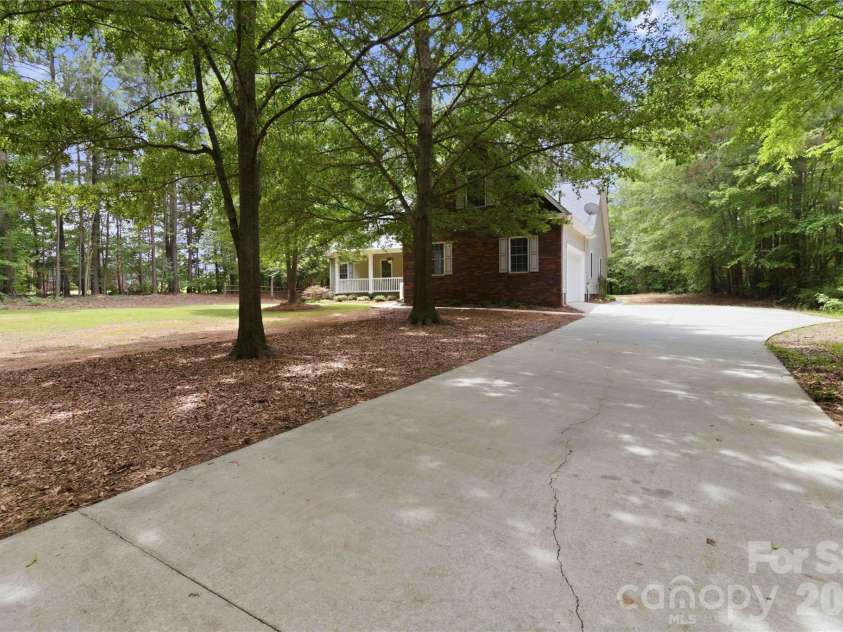 1603 Hunters Place Road, York, SC 29745.  MLS# CAR4392747, YatesRealty ID 37004. 