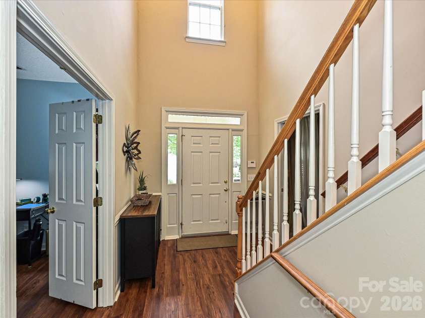 6719 Reedy Creek Road, Charlotte, NC 28215.  MLS# CAR4395097, YatesRealty ID 37005. 