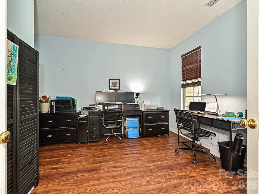 6719 Reedy Creek Road, Charlotte, NC 28215.  MLS# CAR4395097, YatesRealty ID 37005. 