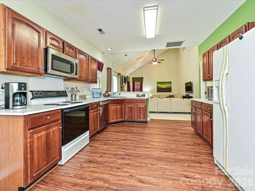 6719 Reedy Creek Road, Charlotte, NC 28215.  MLS# CAR4395097, YatesRealty ID 37005. 