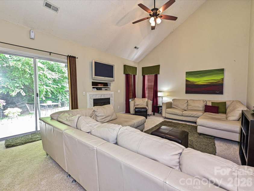 6719 Reedy Creek Road, Charlotte, NC 28215.  MLS# CAR4395097, YatesRealty ID 37005. 