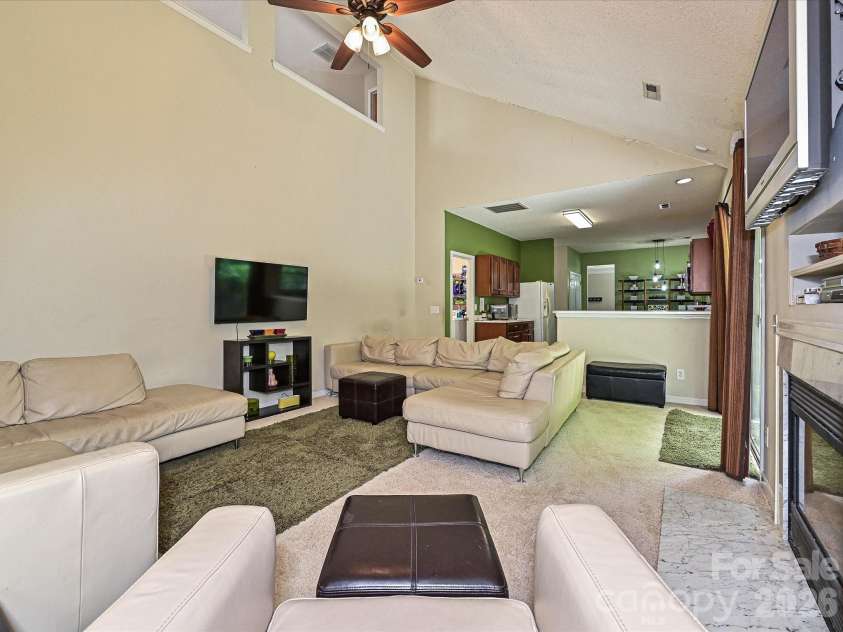 6719 Reedy Creek Road, Charlotte, NC 28215.  MLS# CAR4395097, YatesRealty ID 37005. 