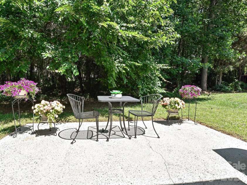 6719 Reedy Creek Road, Charlotte, NC 28215.  MLS# CAR4395097, YatesRealty ID 37005. 