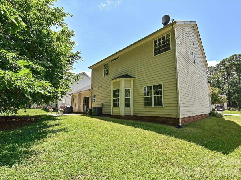 6719 Reedy Creek Road, Charlotte, NC 28215.  MLS# CAR4395097, YatesRealty ID 37005. 