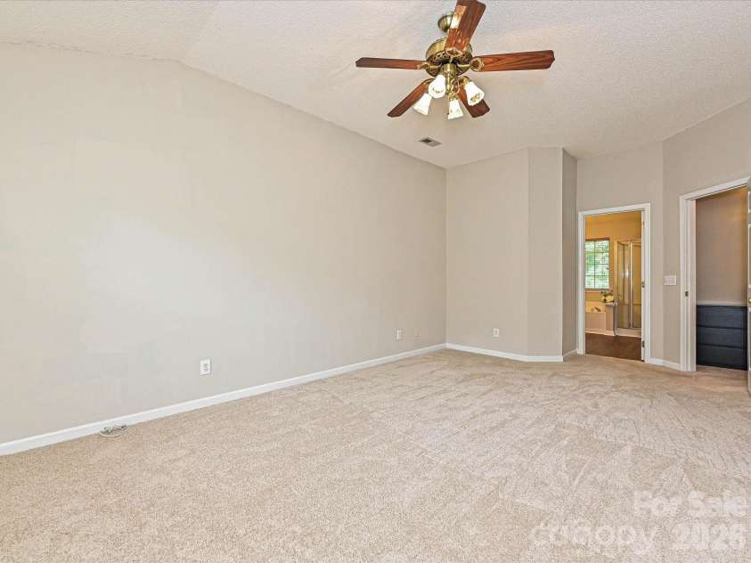 6719 Reedy Creek Road, Charlotte, NC 28215.  MLS# CAR4395097, YatesRealty ID 37005. Primary Upper