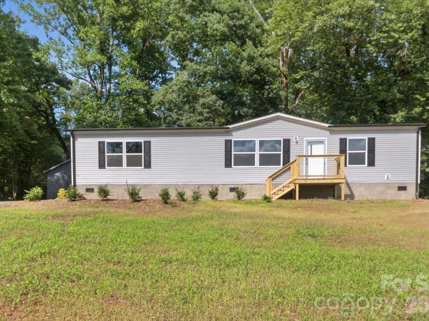 135 Jack Taylor Road, Marion, NC 28752.  MLS# CAR4399296, YatesRealty ID 37006. 