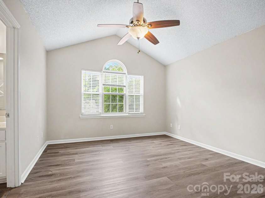 7524 Grabill Drive, Charlotte, NC 28269.  MLS# CAR4391339, YatesRealty ID 37007. 