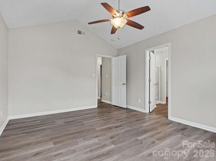 7524 Grabill Drive, Charlotte, NC 28269.  MLS# CAR4391339, YatesRealty ID 37007. 