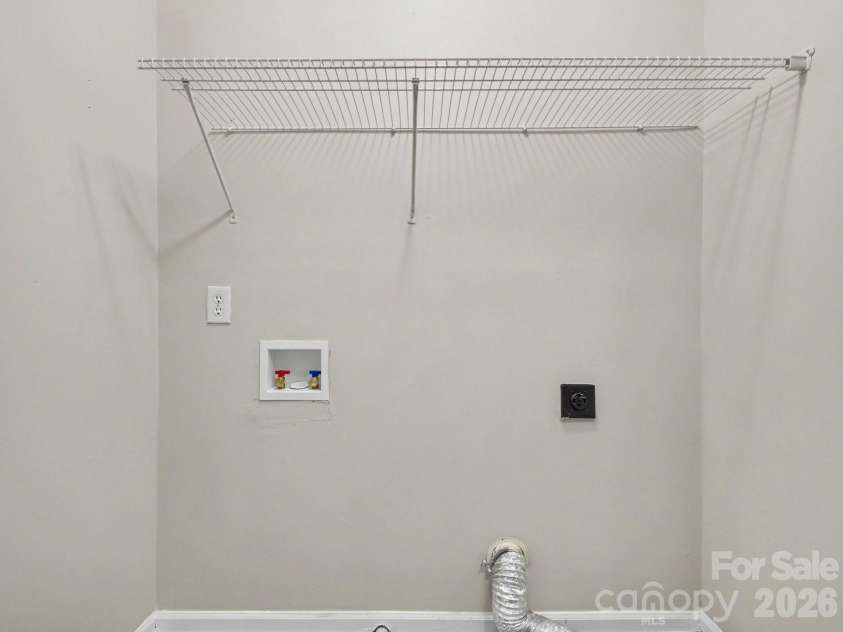 7524 Grabill Drive, Charlotte, NC 28269.  MLS# CAR4391339, YatesRealty ID 37007. 