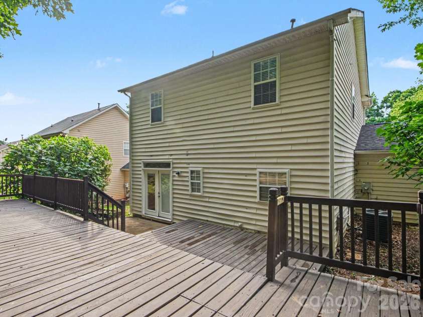 7524 Grabill Drive, Charlotte, NC 28269.  MLS# CAR4391339, YatesRealty ID 37007. 