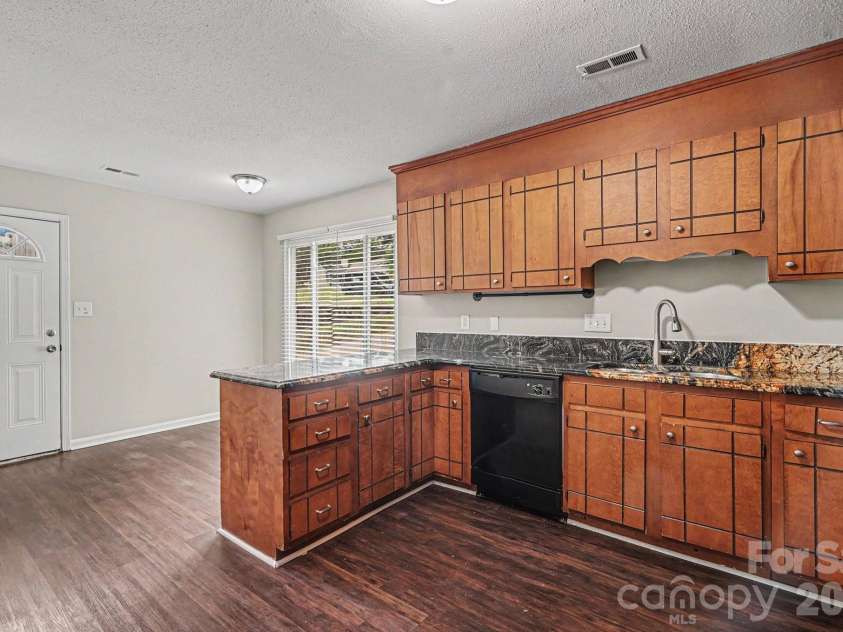 11613 Rimrock Canyon Drive, Charlotte, NC 28226.  MLS# CAR4393969, YatesRealty ID 37009. 