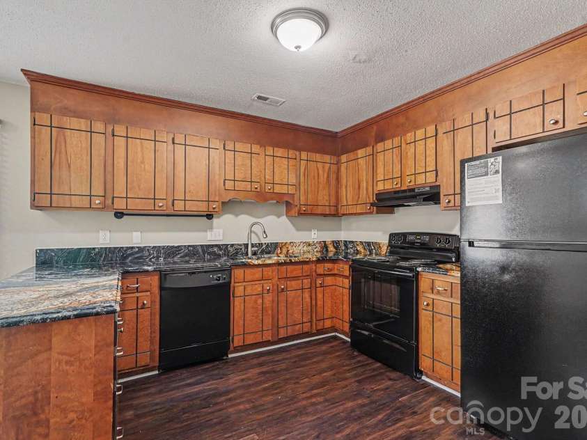 11613 Rimrock Canyon Drive, Charlotte, NC 28226.  MLS# CAR4393969, YatesRealty ID 37009. 