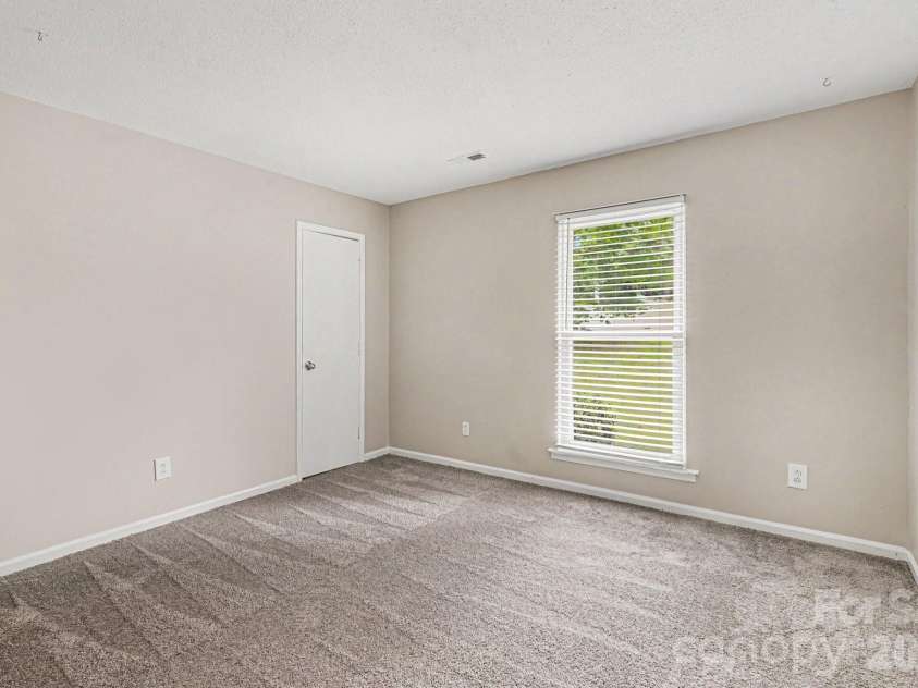 11613 Rimrock Canyon Drive, Charlotte, NC 28226.  MLS# CAR4393969, YatesRealty ID 37009. 