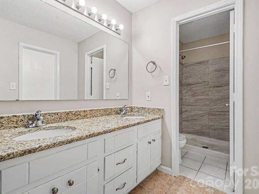 11613 Rimrock Canyon Drive, Charlotte, NC 28226.  MLS# CAR4393969, YatesRealty ID 37009. 