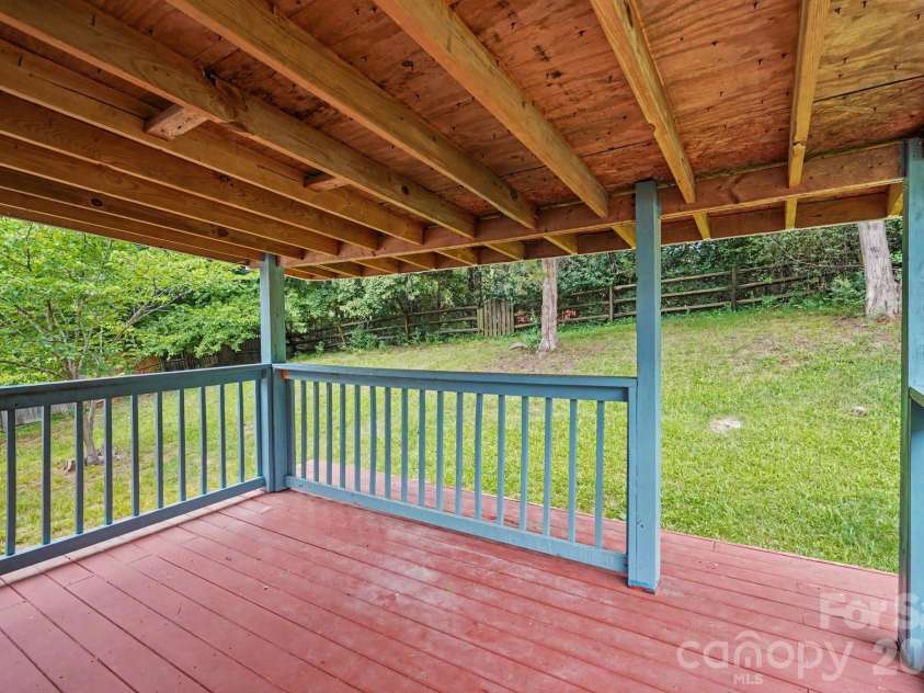 11613 Rimrock Canyon Drive, Charlotte, NC 28226.  MLS# CAR4393969, YatesRealty ID 37009. 