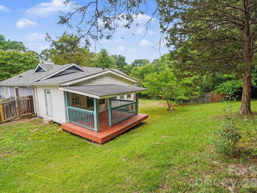 11613 Rimrock Canyon Drive, Charlotte, NC 28226.  MLS# CAR4393969, YatesRealty ID 37009. 
