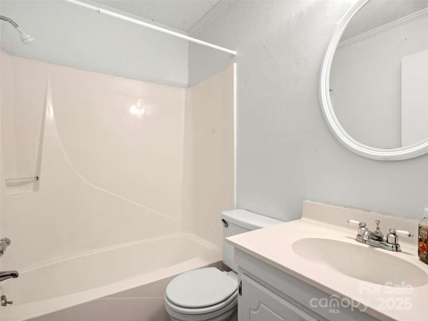 23 Lake Drive, Hendersonville, NC 28739.  MLS# CAR4240993, YatesRealty ID 3701. 