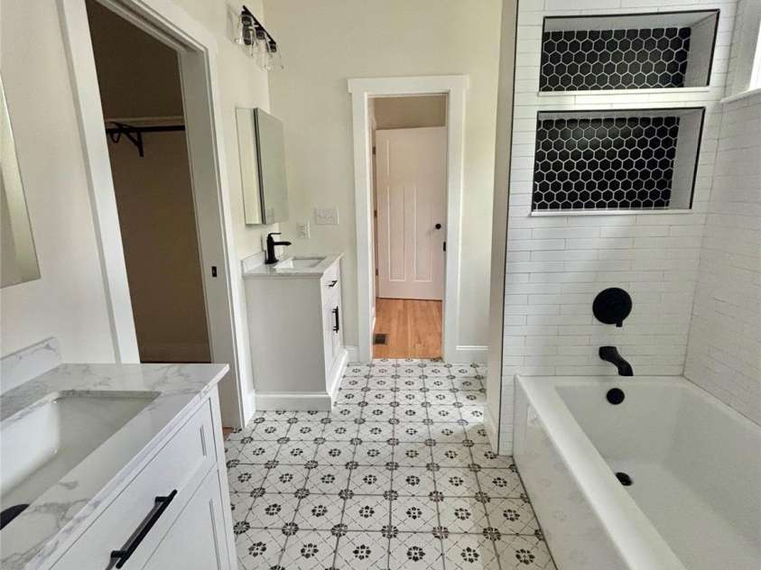 48 Middlemont Avenue, Asheville, NC 28806.  MLS# CAR4403583, YatesRealty ID 37011. 