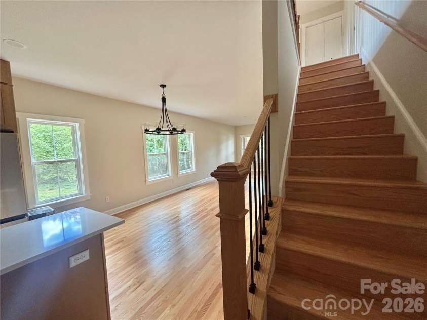 48 Middlemont Avenue, Asheville, NC 28806.  MLS# CAR4403583, YatesRealty ID 37011. 