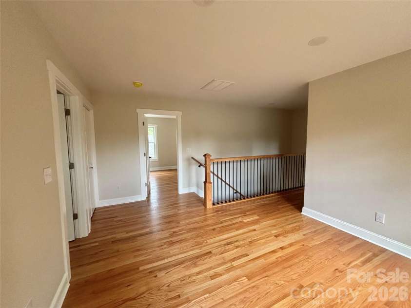 48 Middlemont Avenue, Asheville, NC 28806.  MLS# CAR4403583, YatesRealty ID 37011. 