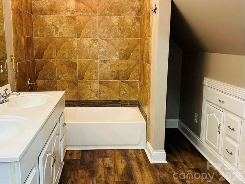 9126 Providence Road, Waxhaw, NC 28173.  MLS# CAR4402899, YatesRealty ID 37012. 