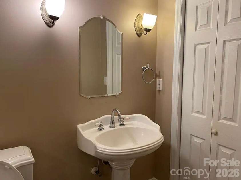 9126 Providence Road, Waxhaw, NC 28173.  MLS# CAR4402899, YatesRealty ID 37012. 