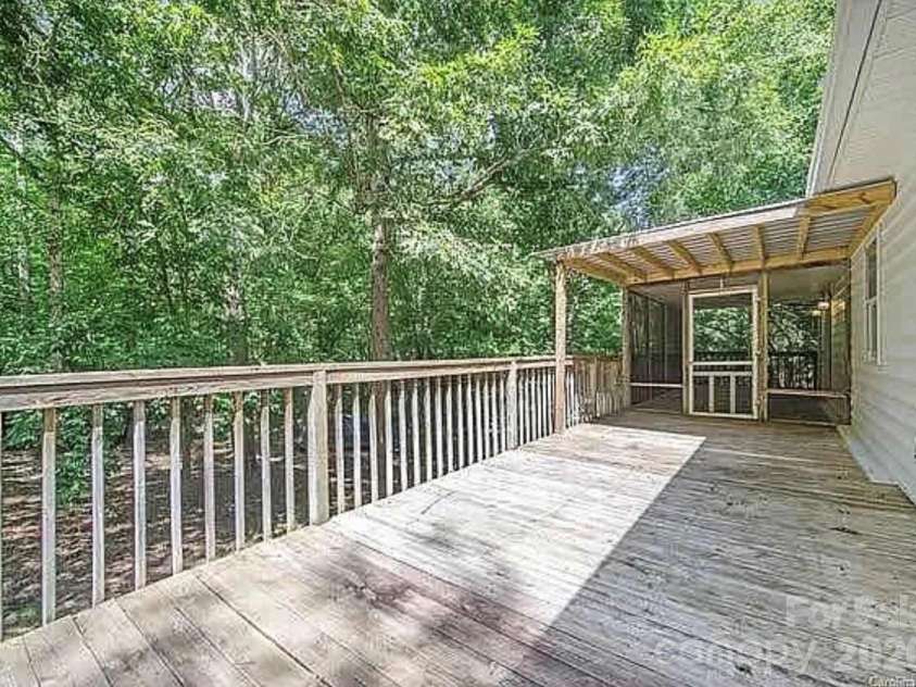 9126 Providence Road, Waxhaw, NC 28173.  MLS# CAR4402899, YatesRealty ID 37012. 