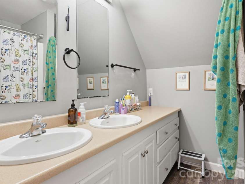 2 Coneflower Court, Black Mountain, NC 28711.  MLS# CAR4400638, YatesRealty ID 37014. 