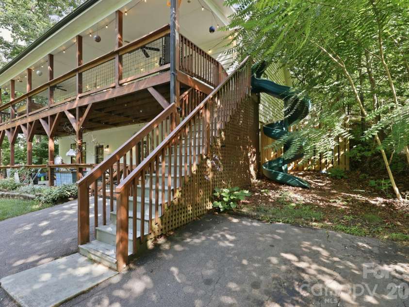 2 Coneflower Court, Black Mountain, NC 28711.  MLS# CAR4400638, YatesRealty ID 37014. 
