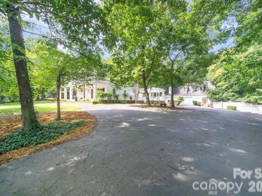 9124 Providence Road, Waxhaw, NC 28173.  MLS# CAR4402587, YatesRealty ID 37015. 