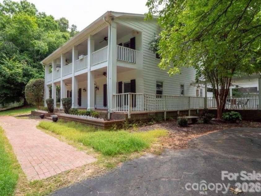 9124 Providence Road, Waxhaw, NC 28173.  MLS# CAR4402587, YatesRealty ID 37015. 