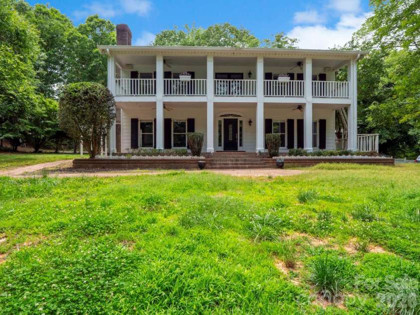 9124 Providence Road, Waxhaw, NC 28173.  MLS# CAR4402587, YatesRealty ID 37015. 