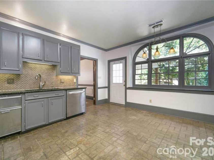 9124 Providence Road, Waxhaw, NC 28173.  MLS# CAR4402587, YatesRealty ID 37015. 