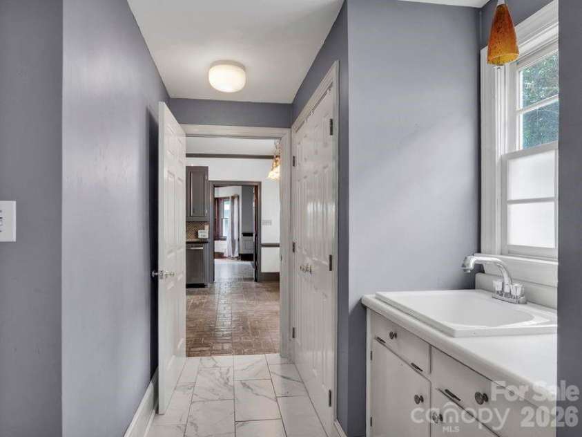 9124 Providence Road, Waxhaw, NC 28173.  MLS# CAR4402587, YatesRealty ID 37015. 