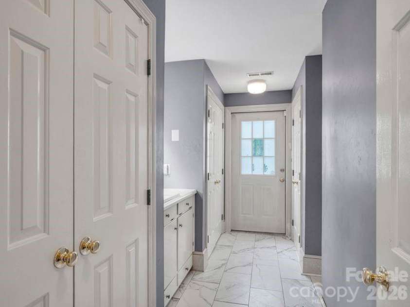 9124 Providence Road, Waxhaw, NC 28173.  MLS# CAR4402587, YatesRealty ID 37015. 