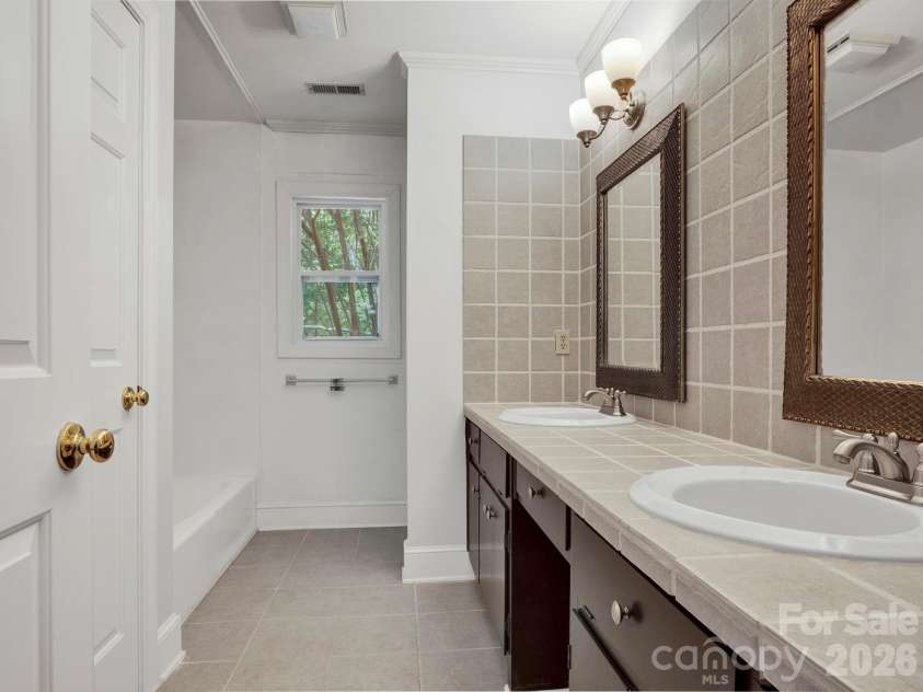 9124 Providence Road, Waxhaw, NC 28173.  MLS# CAR4402587, YatesRealty ID 37015. 
