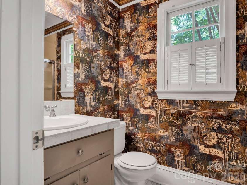 9124 Providence Road, Waxhaw, NC 28173.  MLS# CAR4402587, YatesRealty ID 37015. 