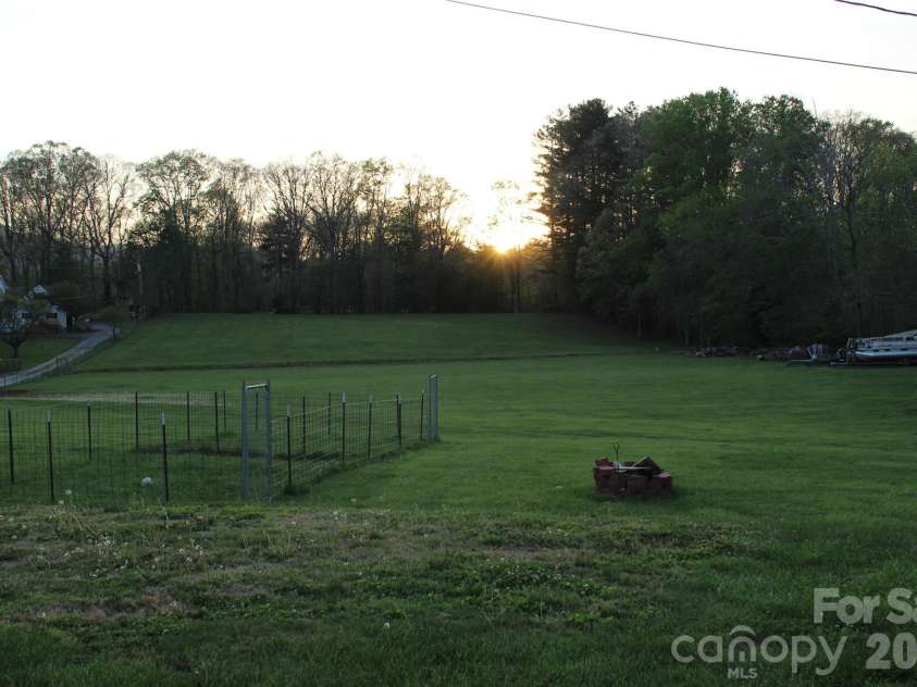 300 Banner Farm Road, Mills River, NC 28759.  MLS# CAR4370427, YatesRealty ID 37017. 