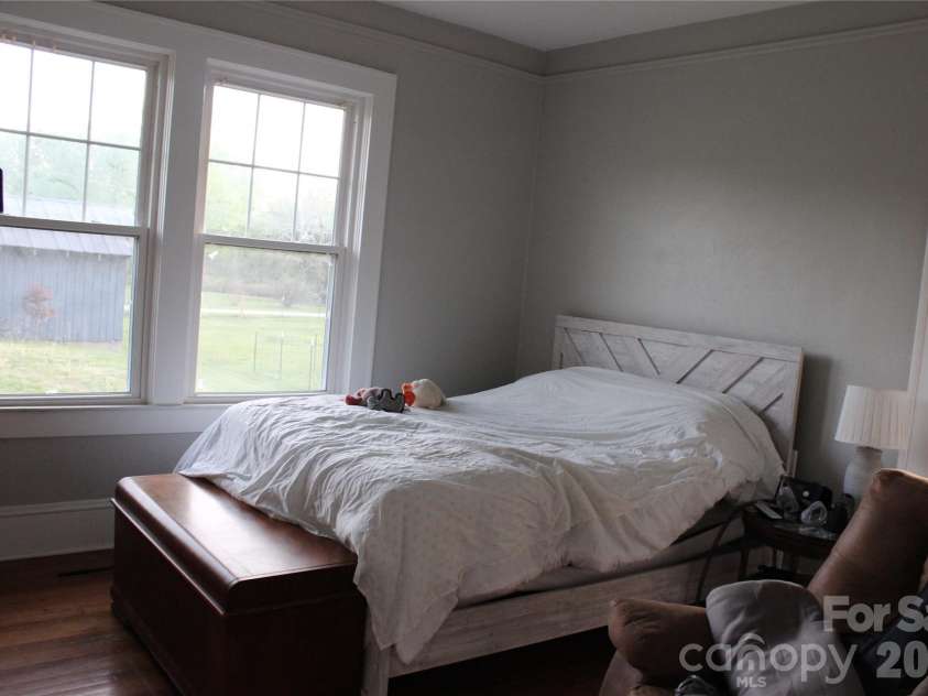 300 Banner Farm Road, Mills River, NC 28759.  MLS# CAR4370427, YatesRealty ID 37017. 