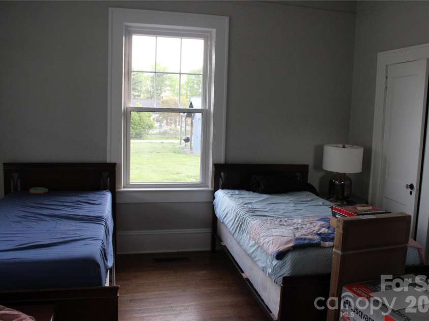 300 Banner Farm Road, Mills River, NC 28759.  MLS# CAR4370427, YatesRealty ID 37017. 