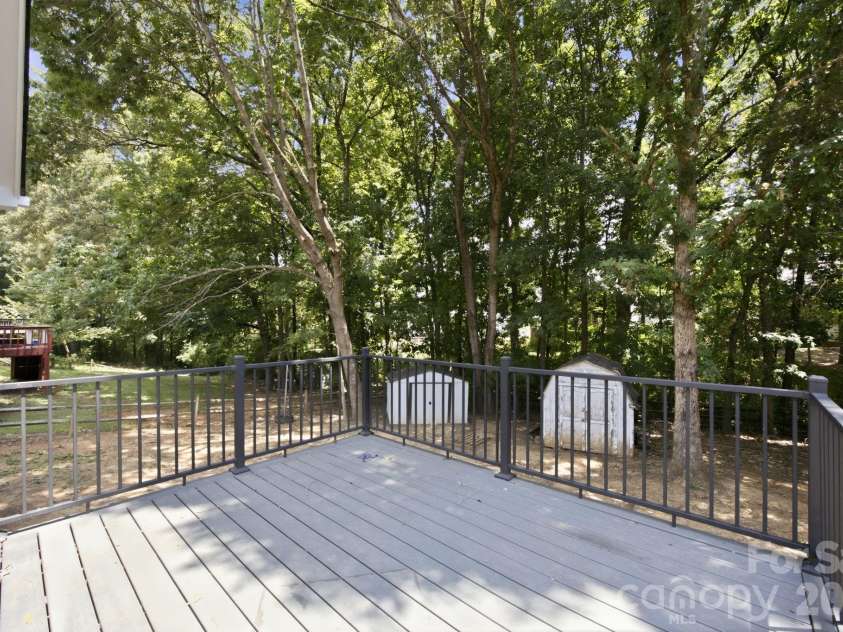 8313 Houndstooth Drive, Charlotte, NC 28227.  MLS# CAR4401386, YatesRealty ID 37018. Back Deck