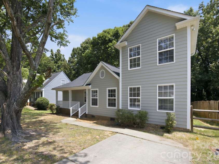 8313 Houndstooth Drive, Charlotte, NC 28227.  MLS# CAR4401386, YatesRealty ID 37018. Exterior