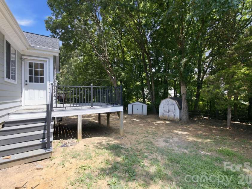 8313 Houndstooth Drive, Charlotte, NC 28227.  MLS# CAR4401386, YatesRealty ID 37018. Exterior/ Deck View